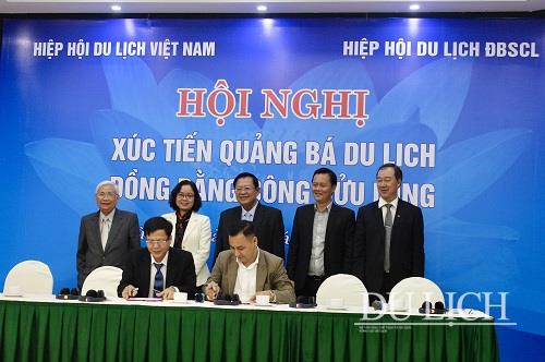 Lễ ký kết thoả thuận hợp tác giữa doanh nghiệp du lịch ĐBSCL và doanh nghiệp du lịch Hà Nội
